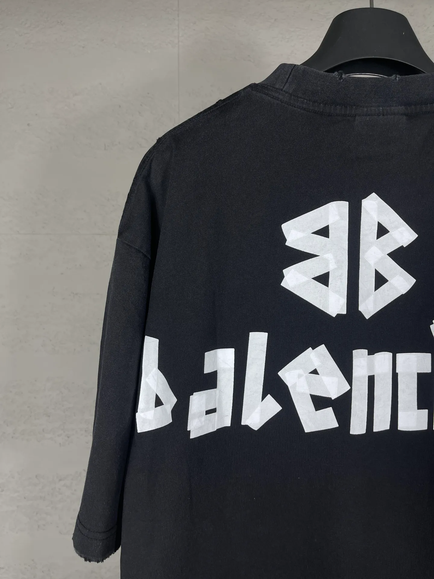 【 . Quality】BALENCI*GA/ .25ss Classic . T . . ZP . 260 ， . ， ， 。Classic . ， 。 . ， 。 ， ， 。 OS . Same Style。 ：BL 253632 ： ， Size：XS，S，M，L